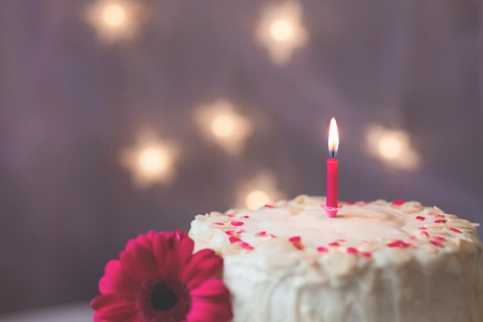 Bolo de aniversário com vela